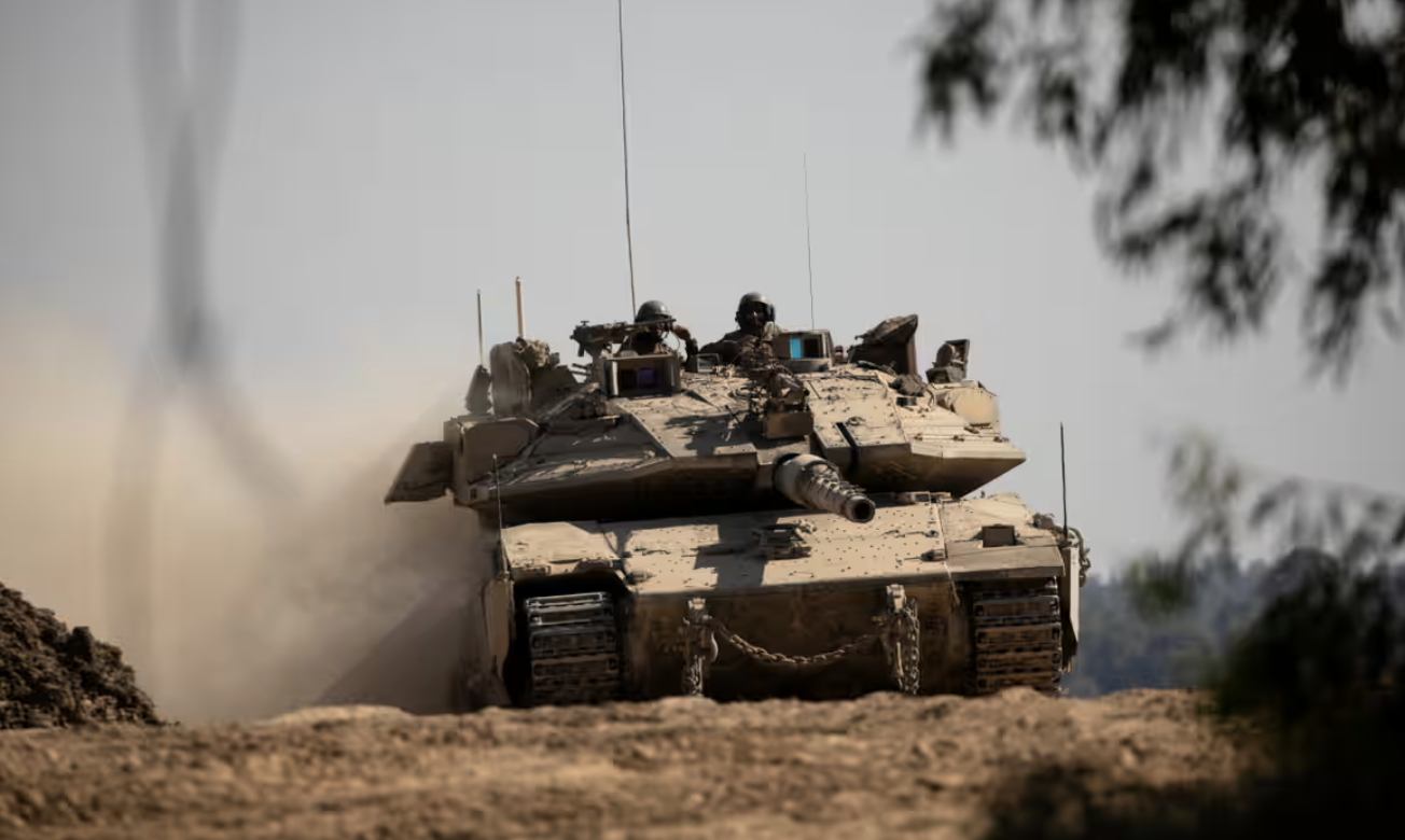 Israele bombarda Rafah dal cielo e da terra mentre i carri armati avanzano: strage in corso