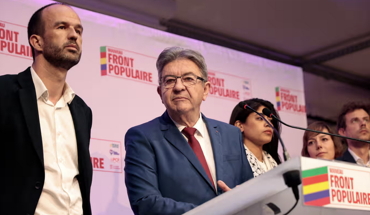 Melenchon accusa Macron ma promette l'unità al secondo turno per fermare Marin Le Pen