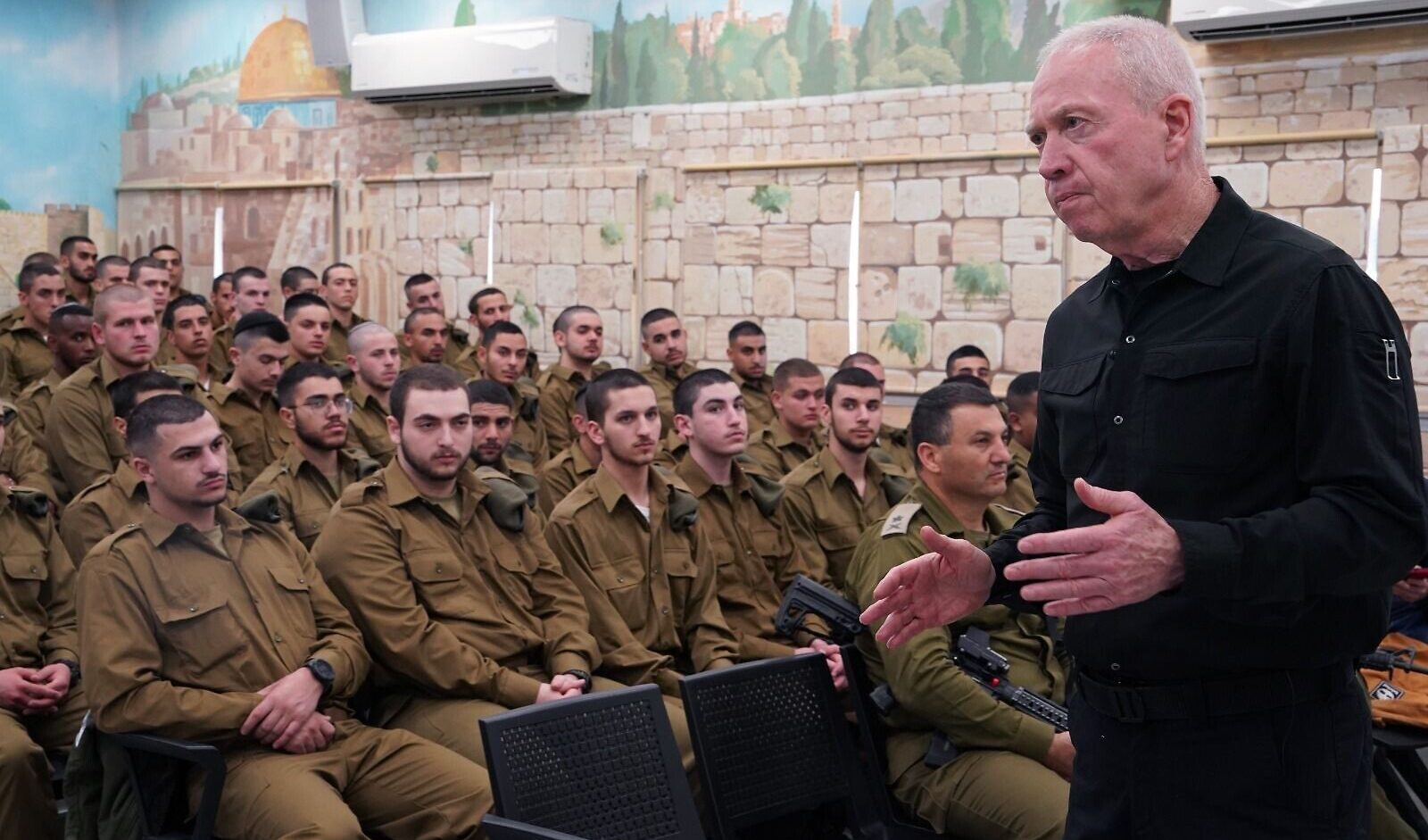 Israele: i "disertori" politici e i guerrafondai dalla doppia morale