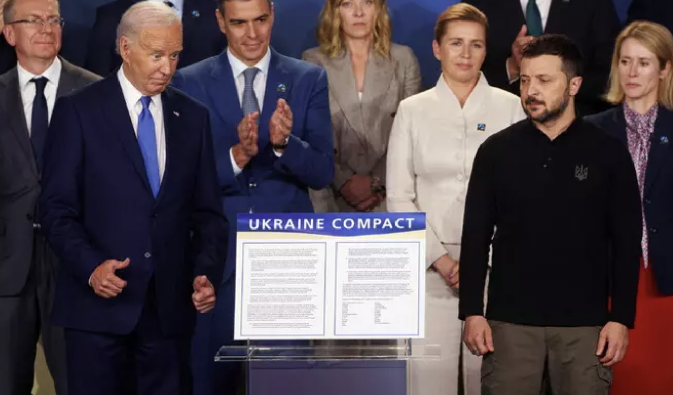 Biden dà la parola a Zelensky e lo chiama Putin (ma si corregge subito)