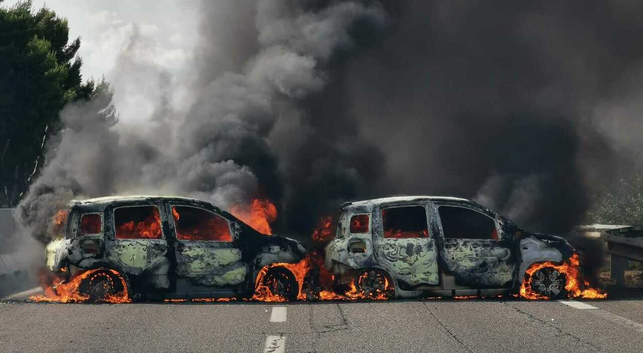 Assalto al furgone portavalori, spari contro le guardie giurate e quattro auto date alla fiamme: la situazione