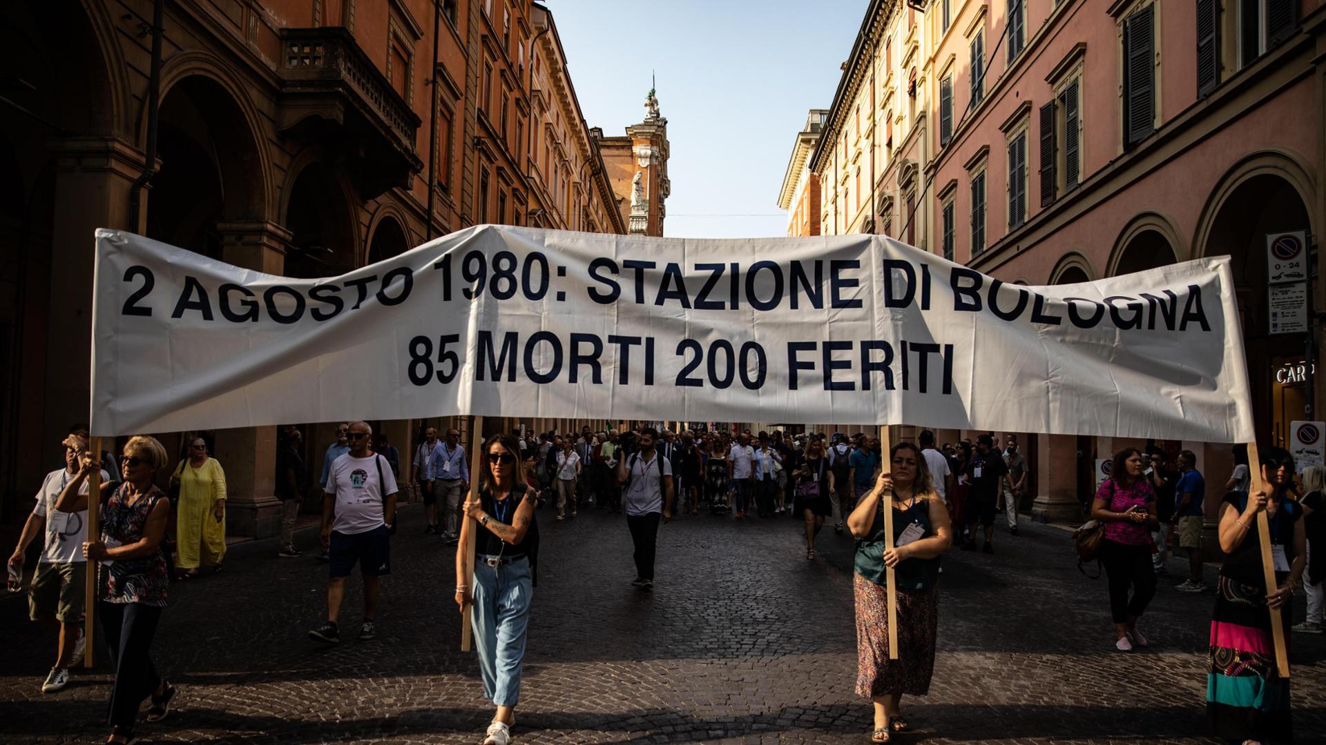 Strage di Bologna: Mollicone (Fdi) ci spiega perché ha ragione Bolognesi