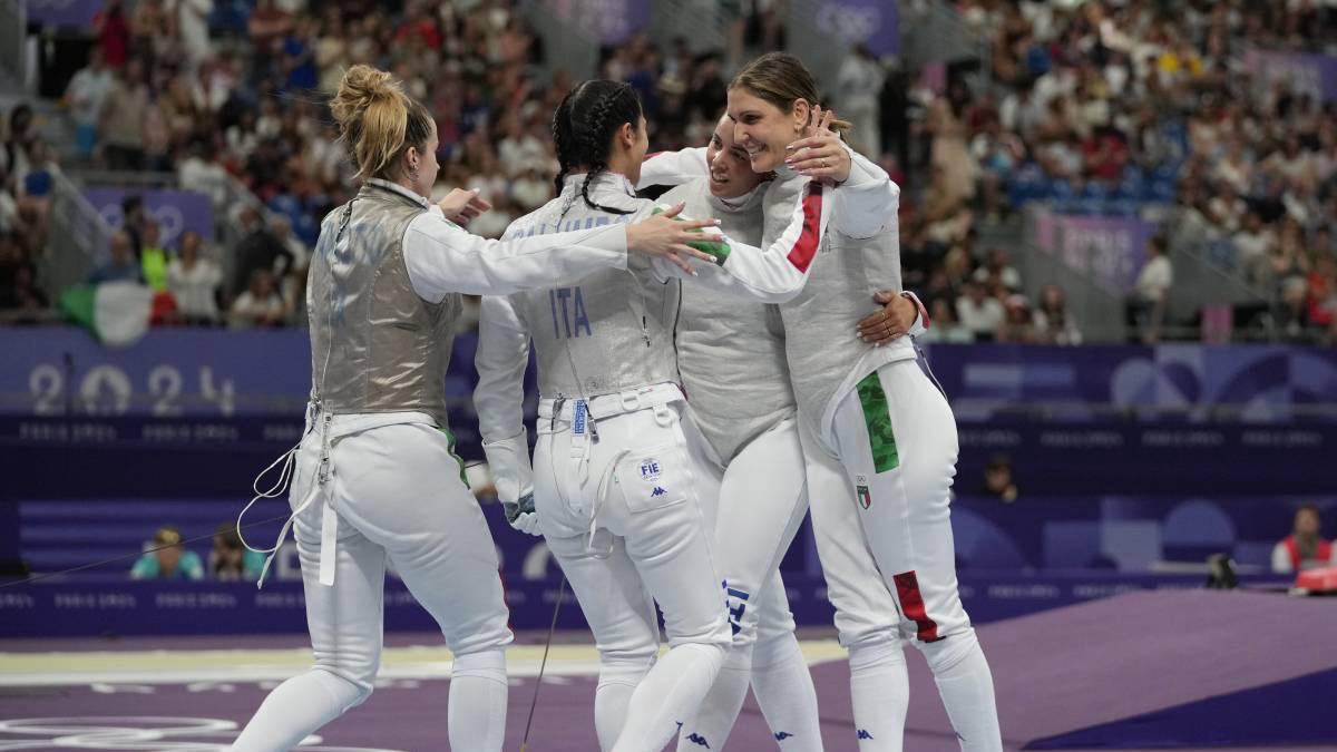 Olimpiadi, si colora d’argento la squadra italiana del fioretto femminile