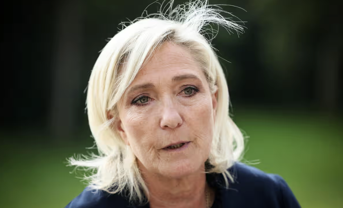 Marine Le Pen e altri politici del  Rn a processo per aver sottratto denaro al Parlamento europeo