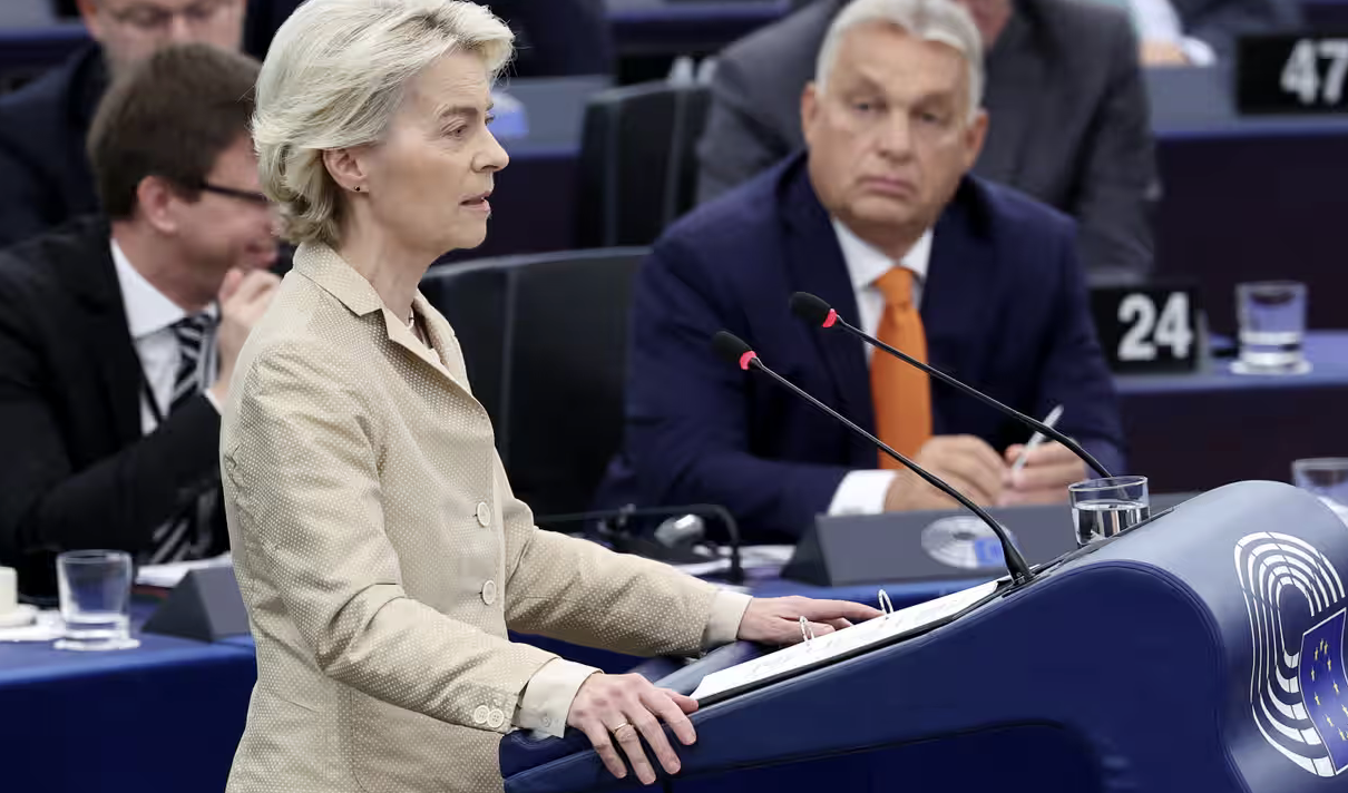 Ursula von der Leyen accusa il 'putiniano' Orban di aver trasformato l'Ungheria in terra di interferenze straniere