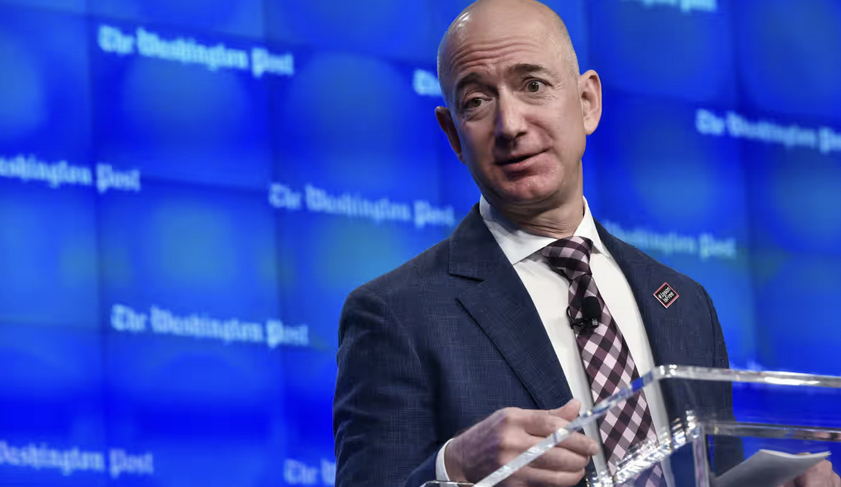 Bezos salta subito sul carro di Trump e si congratula per lo "straordinario ritorno politico"