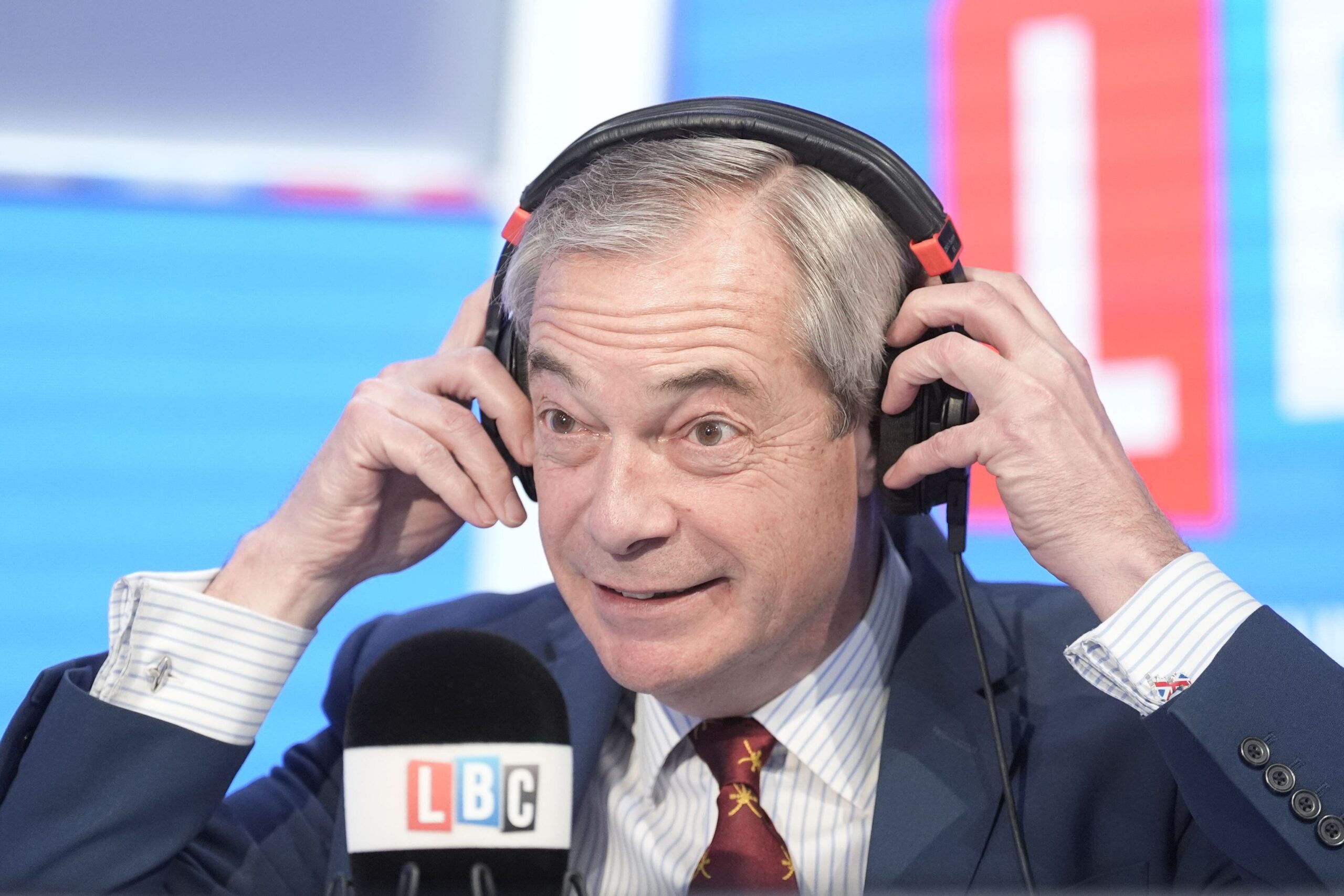 Farage accusato di essere un 'lecchino' di Trump per le sue accuse a Zelensky dopo lo scontro alla Casa Bianca